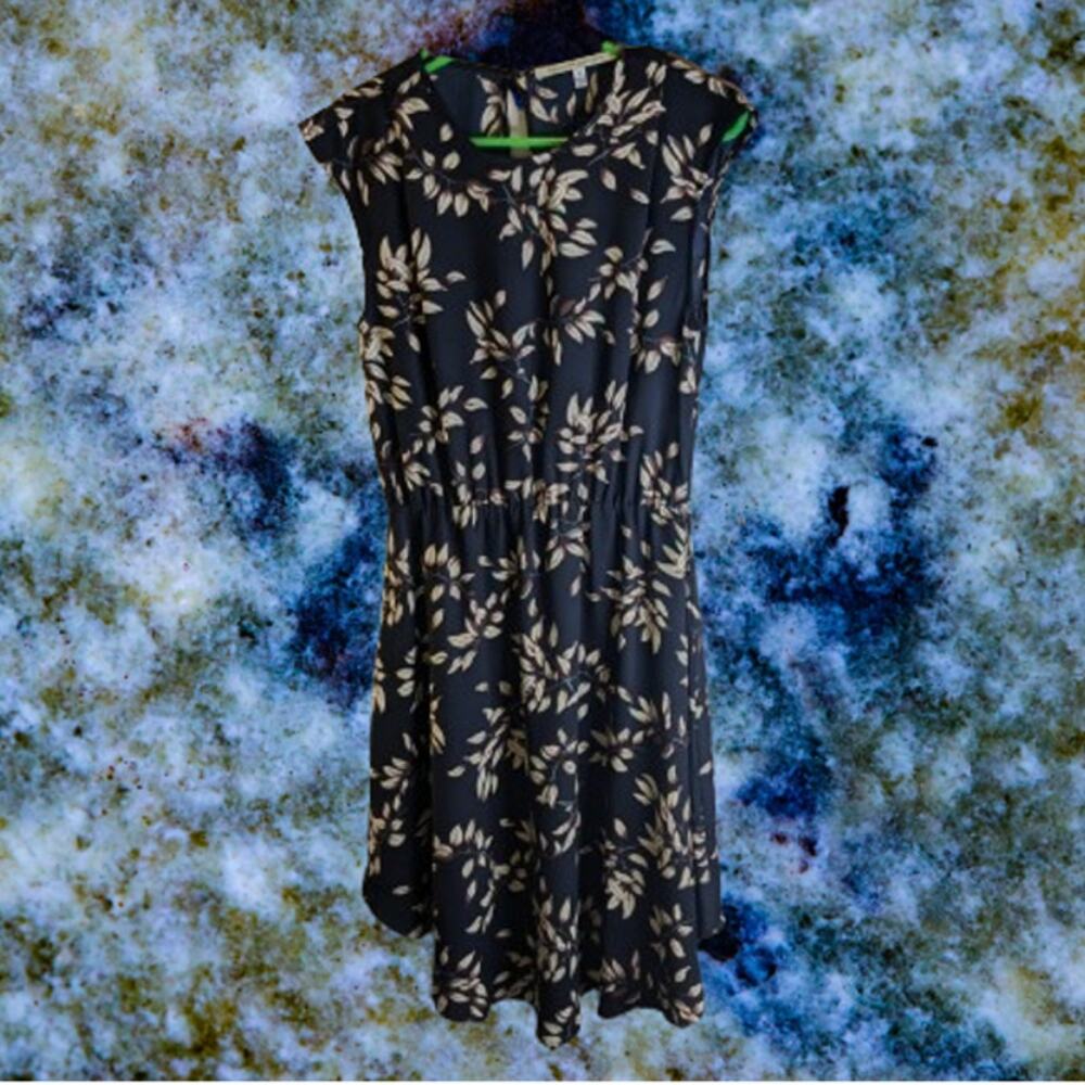 Collective Concepts small sleeveless black & beige polyester flowy woman's dress